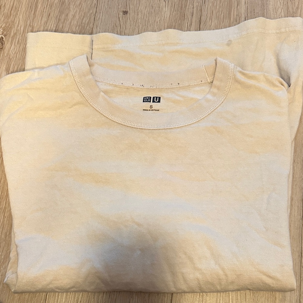 Uniqlo Light Beige Short Sleeve Tee